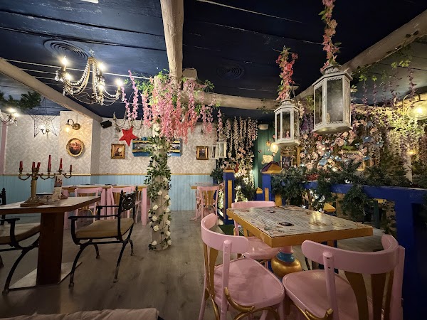 Cafe Los Bajos Parque Minicipal