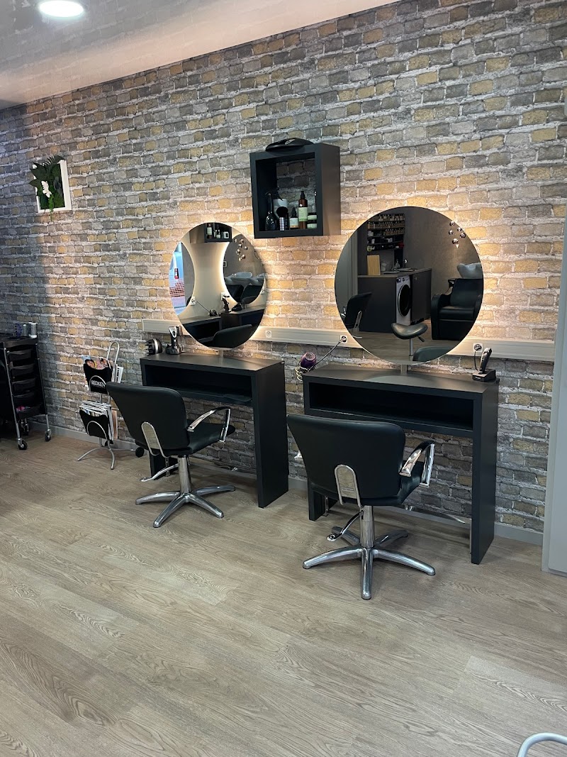 AQUARELLE COIFFURE — photo 1