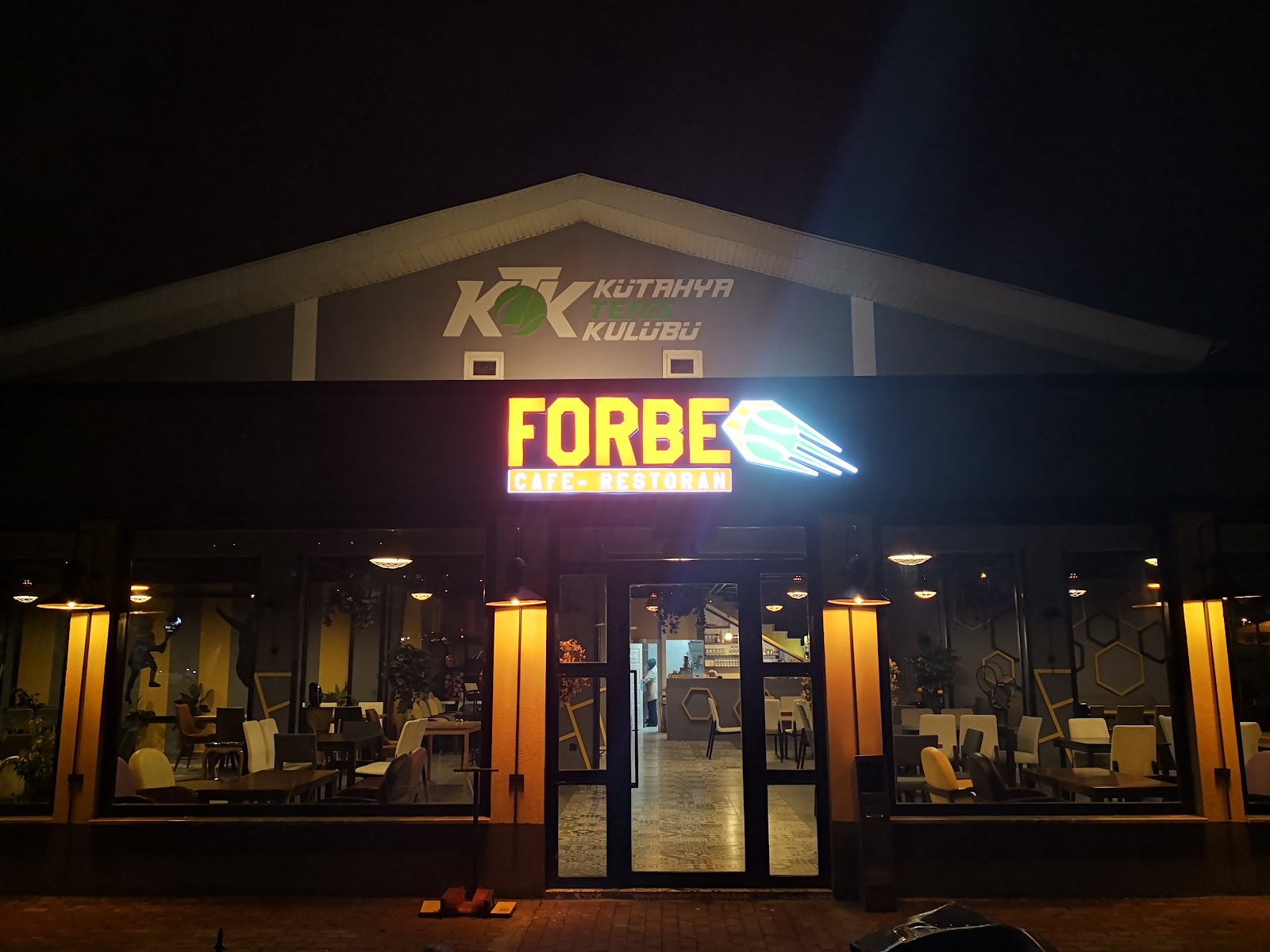 Forbe Cafe Restaurant Kütahya Tenis Kulubü mekanı