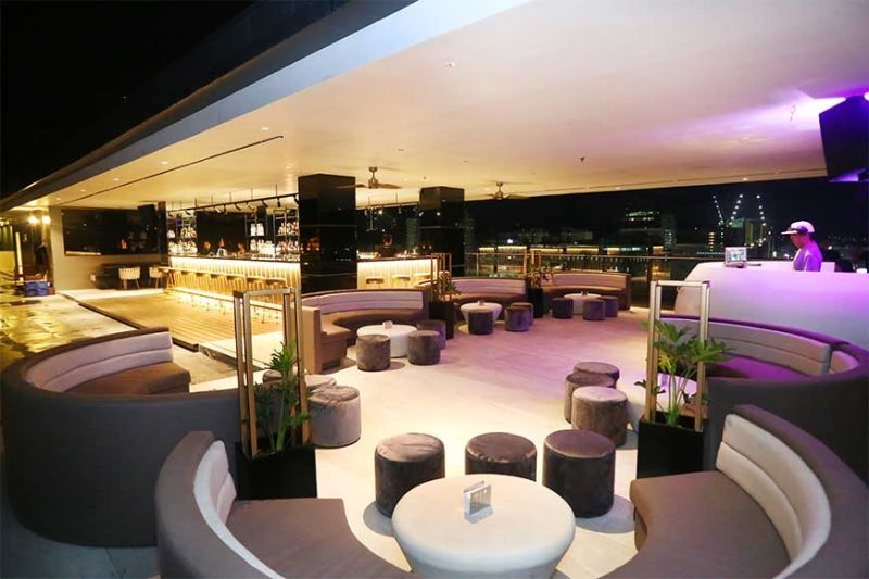 Verified Rooftop Bar & Lounge fotoğraf 1