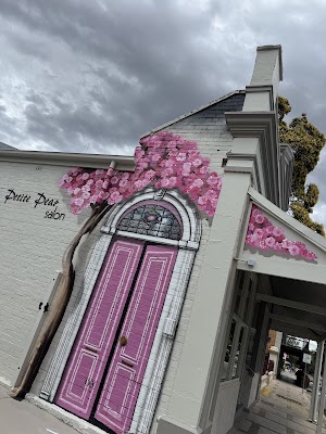 Petite Pear Salon photo 3