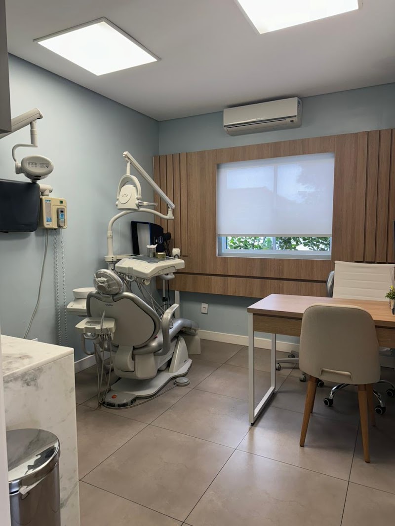 Odonto Sul da Ilha - Clínica Odontológica- Dra Karine de Souza - foto 2