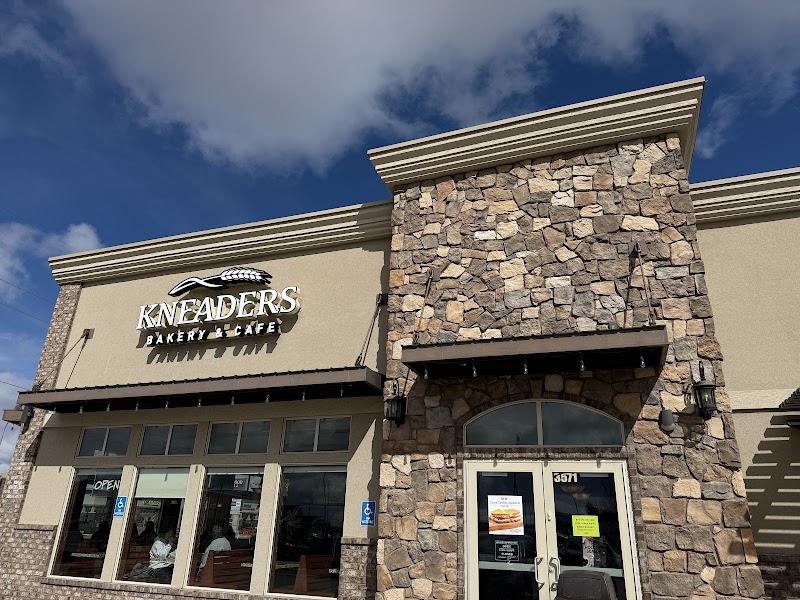 Kneaders Bakery & Cafe photo 4