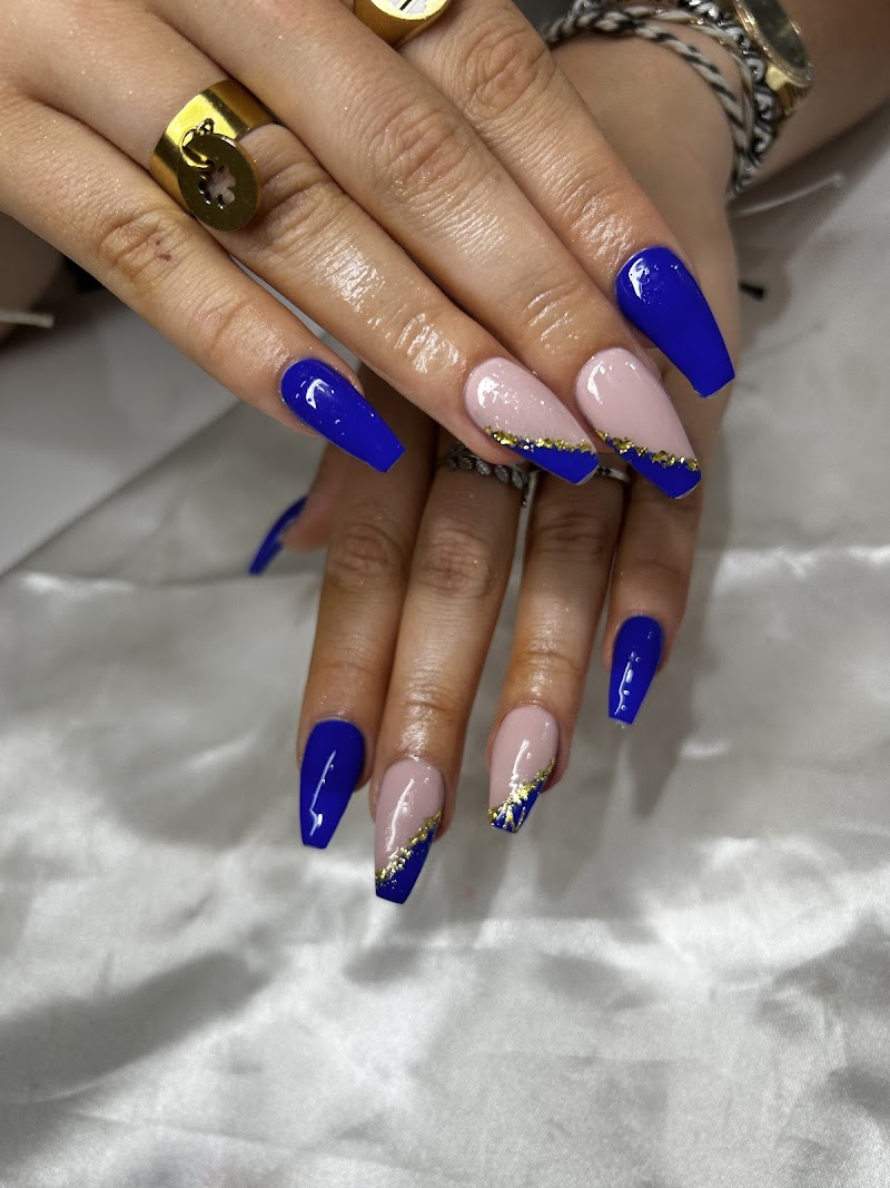 VIRGINIE LOPEZ (DUMAS) (INSTITUT BEAUTE PURE) — photo 3