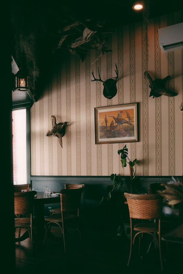 MURRAY'S CREOLE PUB exterior