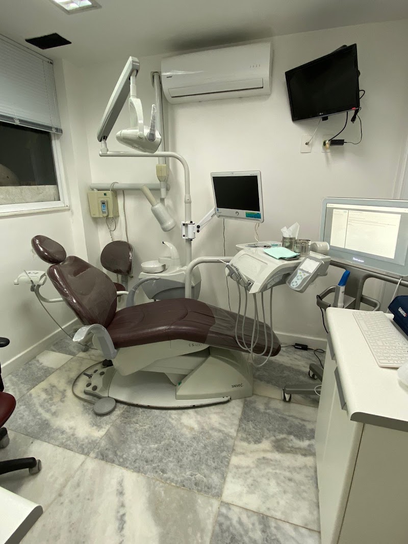 Dr. Carlos Pazin - Unidade Leblon - Centro de Odontologia e Saúde Oral - foto 2