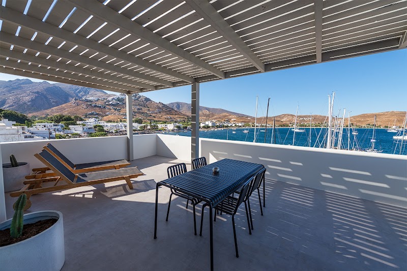 Chill & Co. Serifos | Breakfast Club