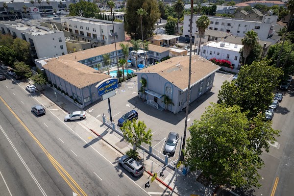 Hollywood City Inn