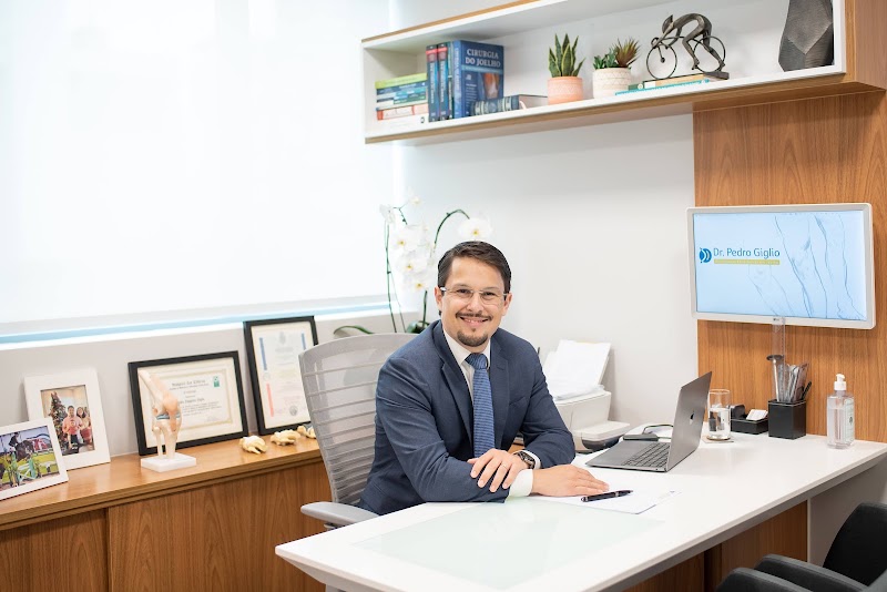 Foto de Dr. Pedro Giglio - Ortopedista Especialista em Joelho