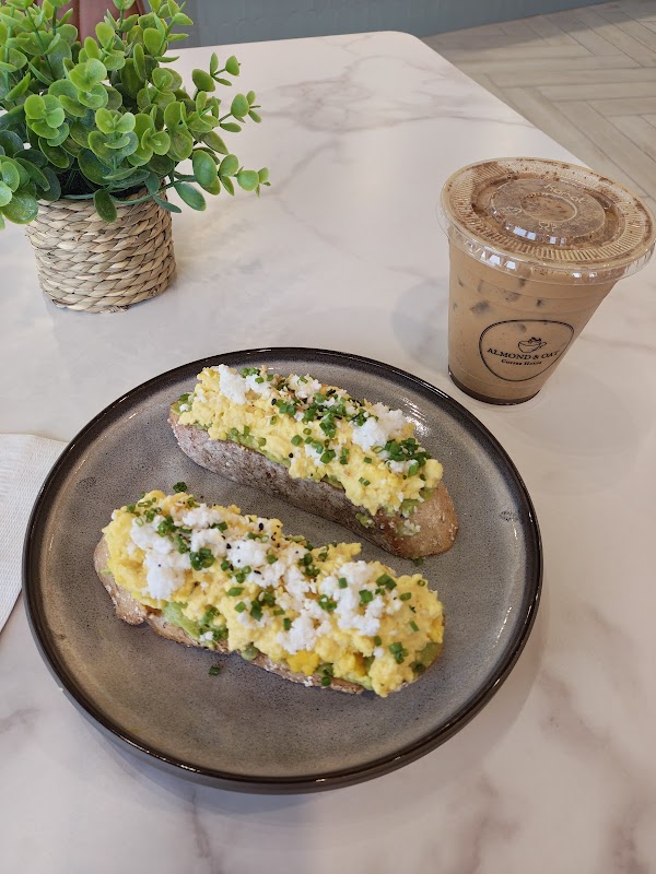 Almond & Oat Coffee Bar photo 6