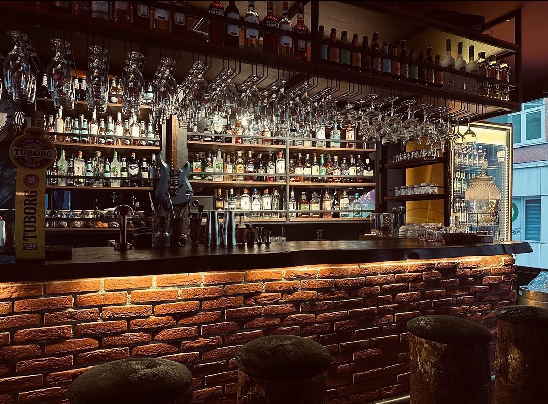 Laff Fındıklı Cocktail&Aperitif&Stage mekanı