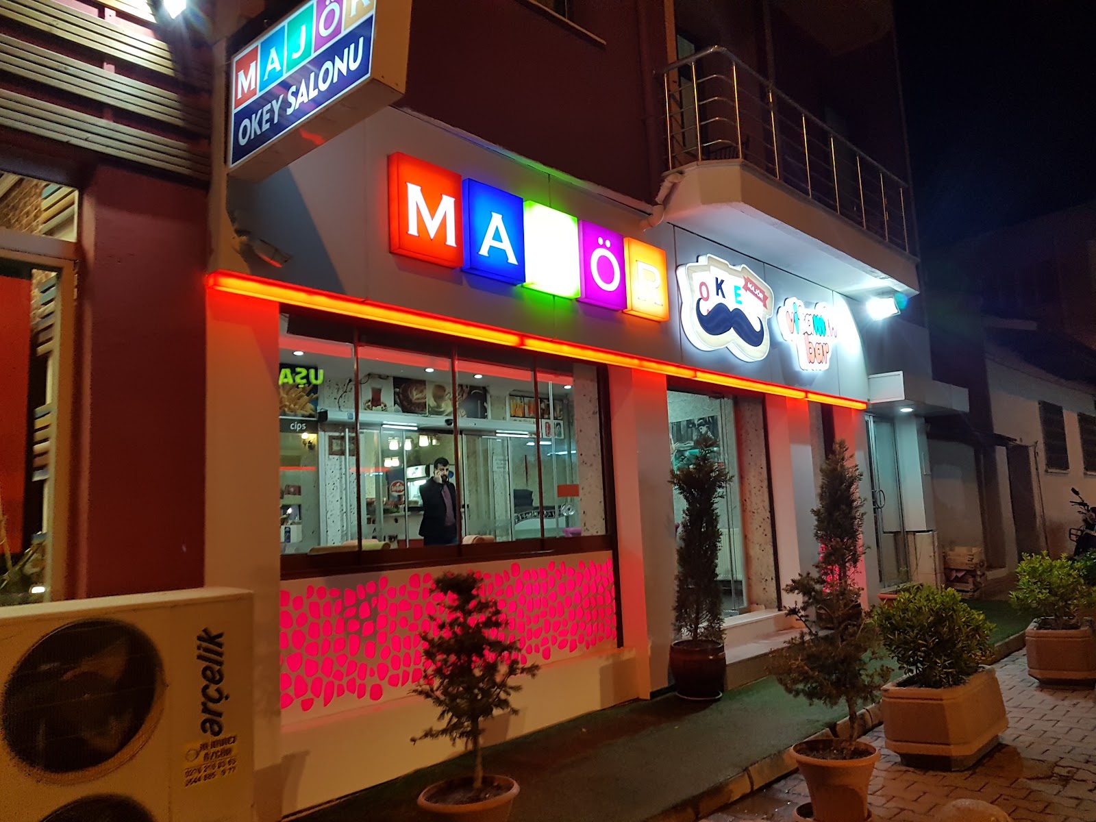 Majör Okey Vitamin Bar mekanı