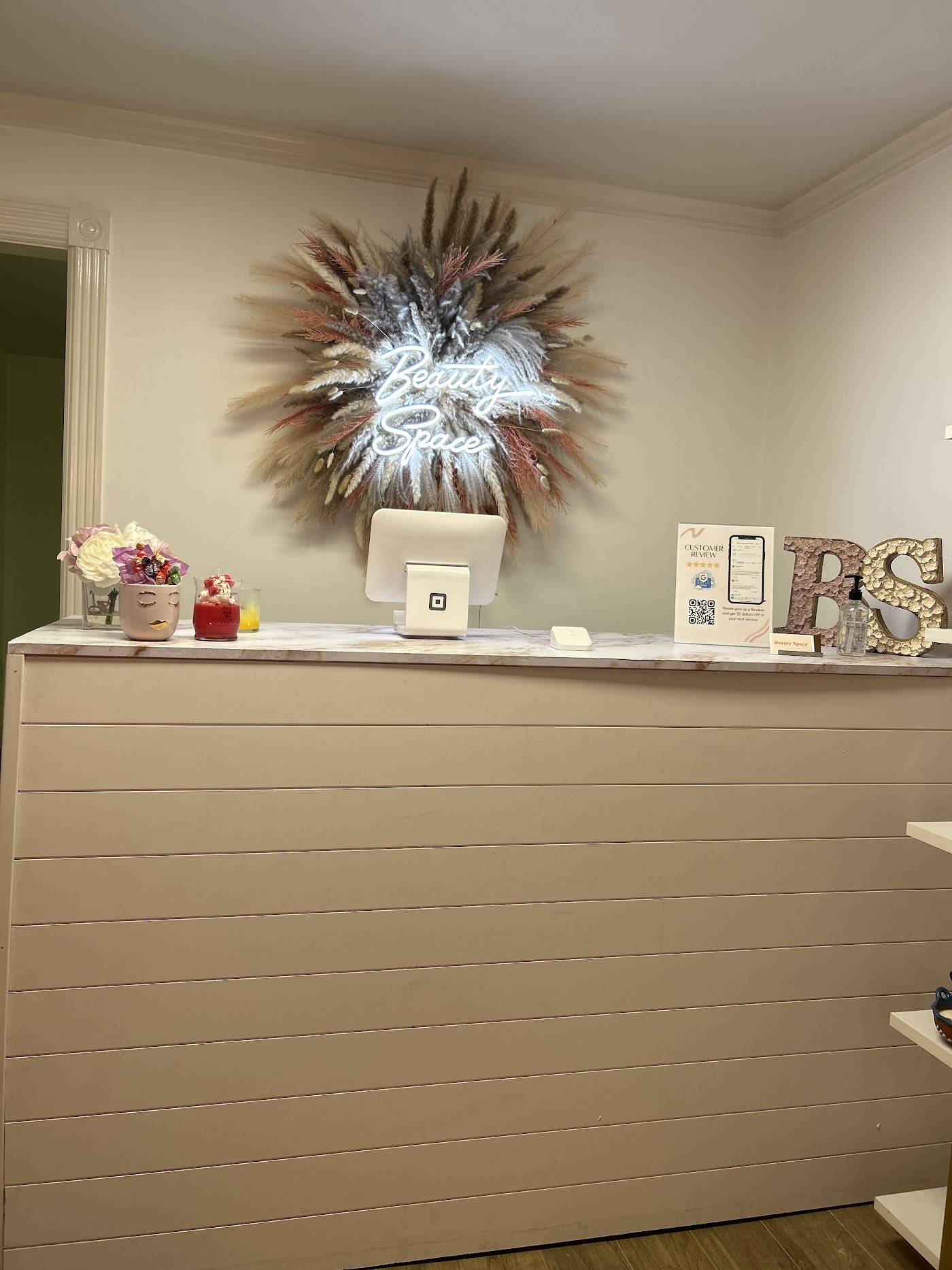 Beauty Space detail 1