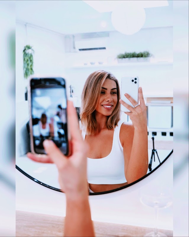 Blond bar hair photo 1