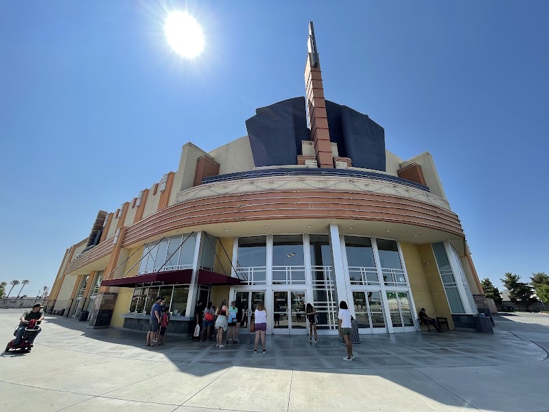 Reading Cinemas with IMAX + TITAN LUXE at Valley Plaza photo 2