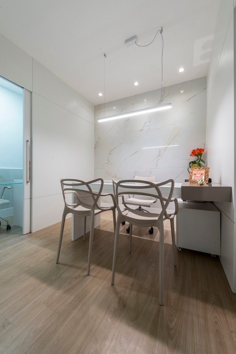 Dentista - Dra. Ione Cabral - foto 4