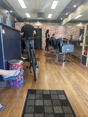 Maleroom Mens Hair Studio photo 2