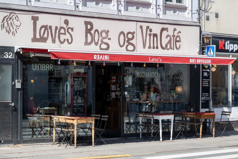 Løve’s Bog- og Vincafé fotoğraf 1
