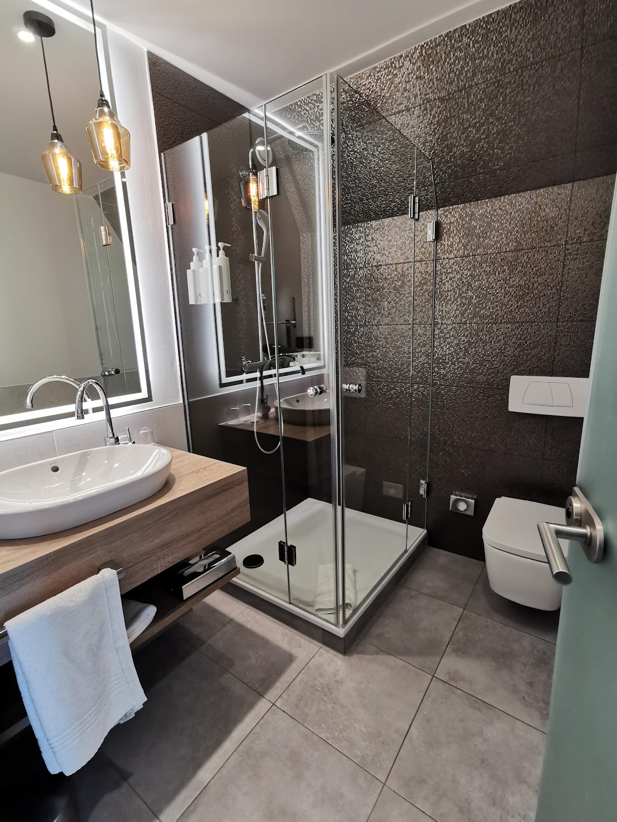 Courtyard by Marriott Hamburg Airport, dog-friendly hotel, photo 3