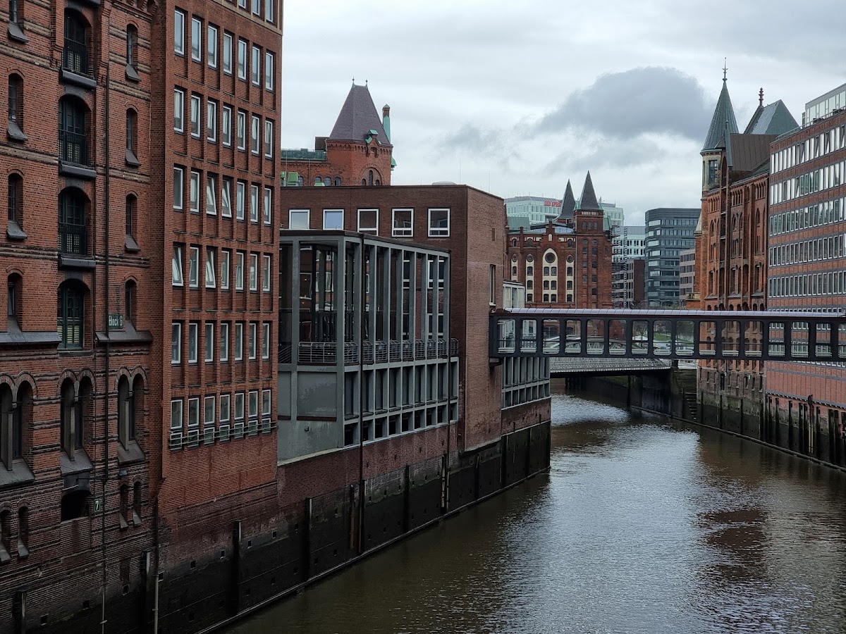 Courtyard by Marriott Hamburg Airport, dog-friendly hotel in Hamburg