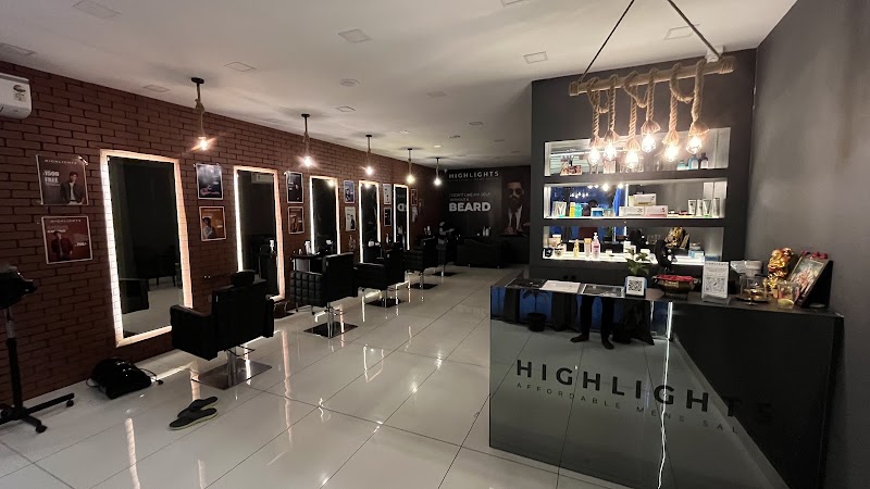Highlights affordable men’s salon