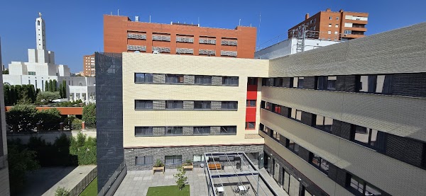 Residencia Residencia de Ancianos Moratalaz, Madrid | VITALIA HOME — C. del Templo, 6, Moratalaz, 28030 Madrid, España