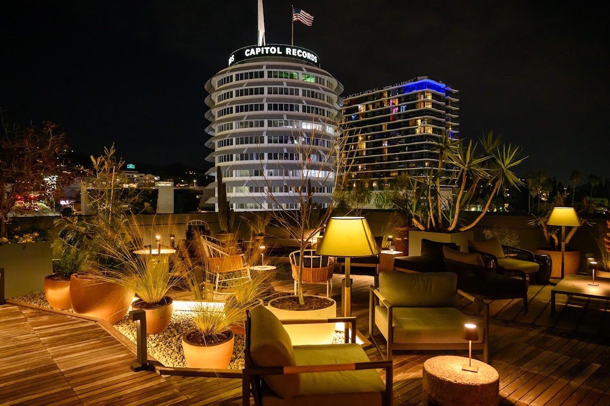 The Aster, dog-friendly hotel in Los Angeles
