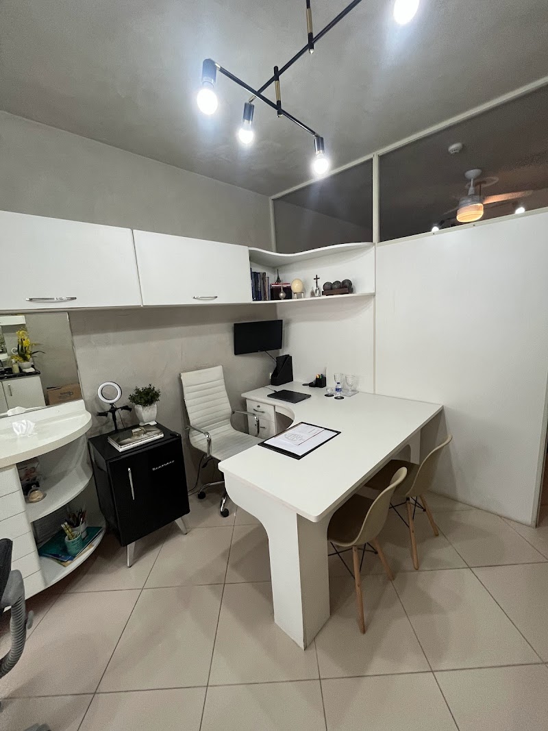 Dr Wagner Moreira - IMPLANTES DENTARIOS - foto 2