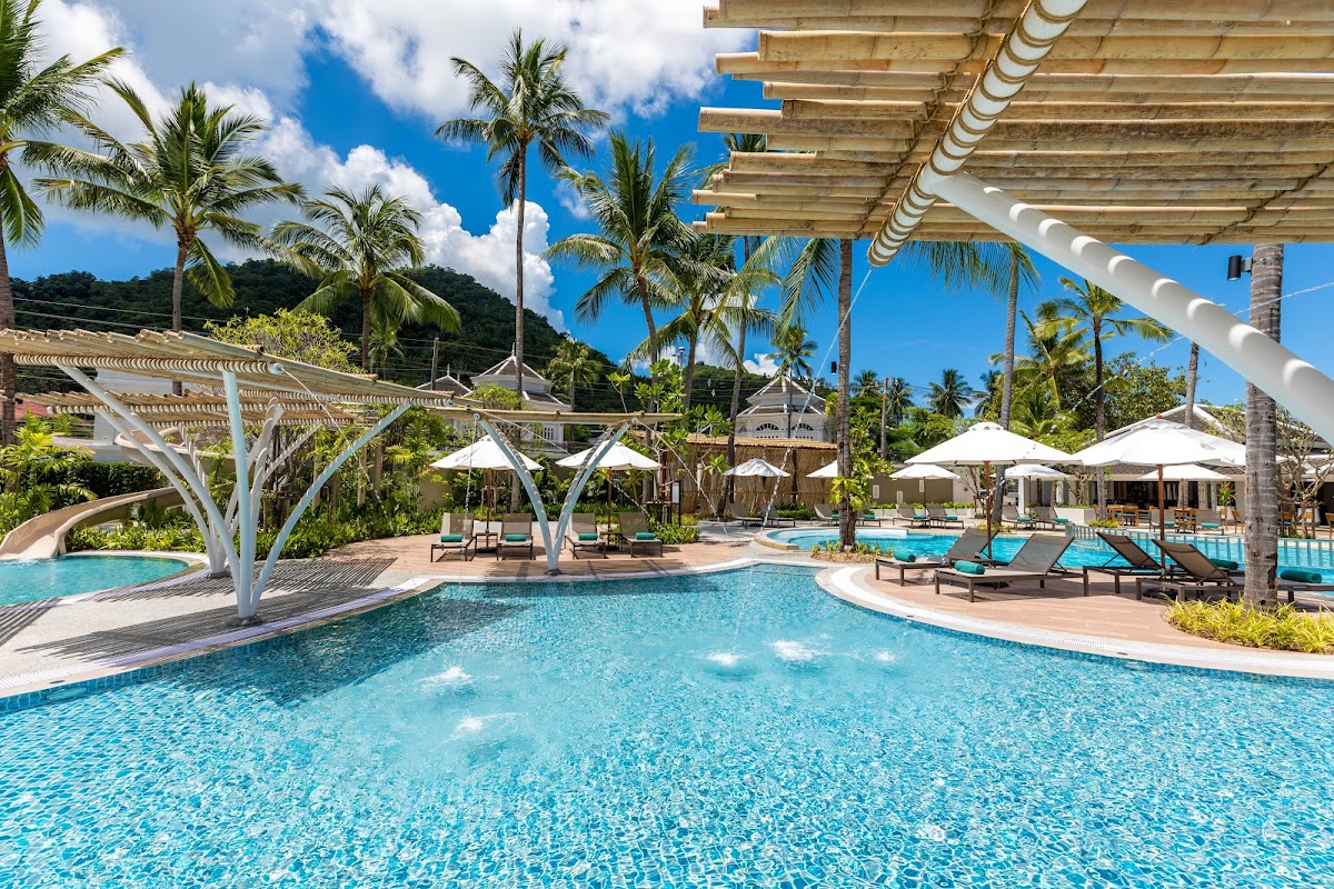 Outrigger Beach Resort - Main view