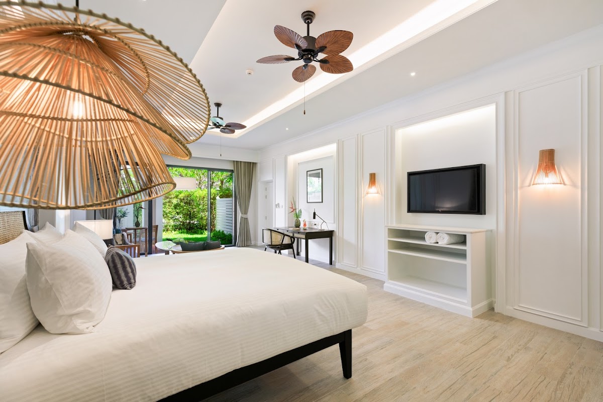 Outrigger Beach Resort - Photo 3