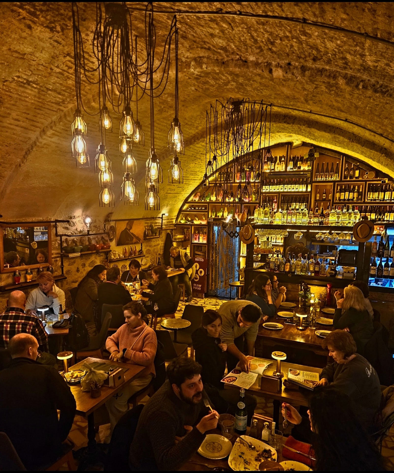 Arch Bistro mekanı
