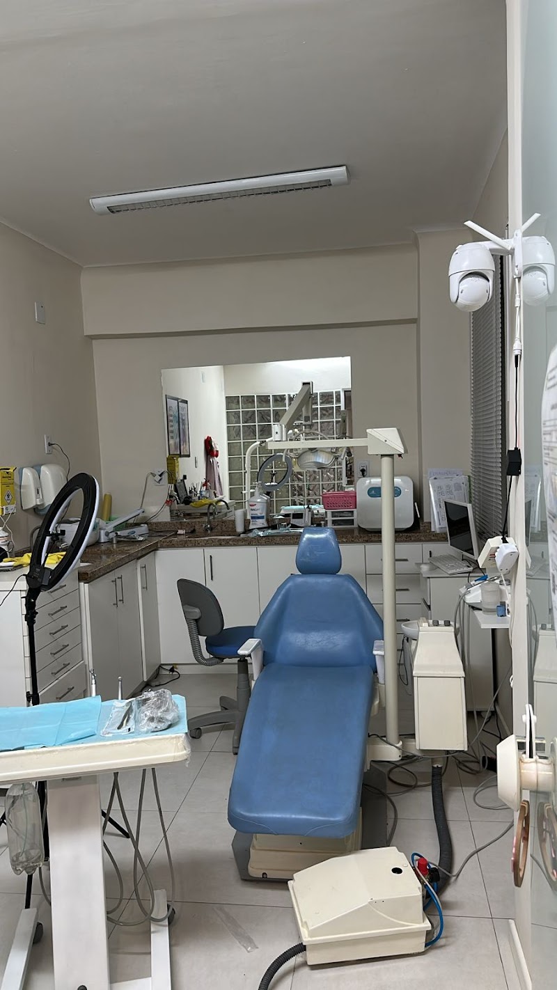 Clínica Caíel Odontologia - Raquel Caíel - foto 2