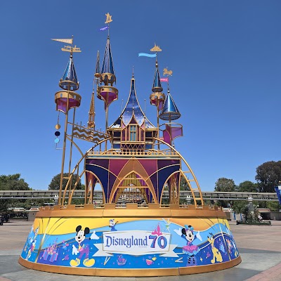 Disneyland Esplanade