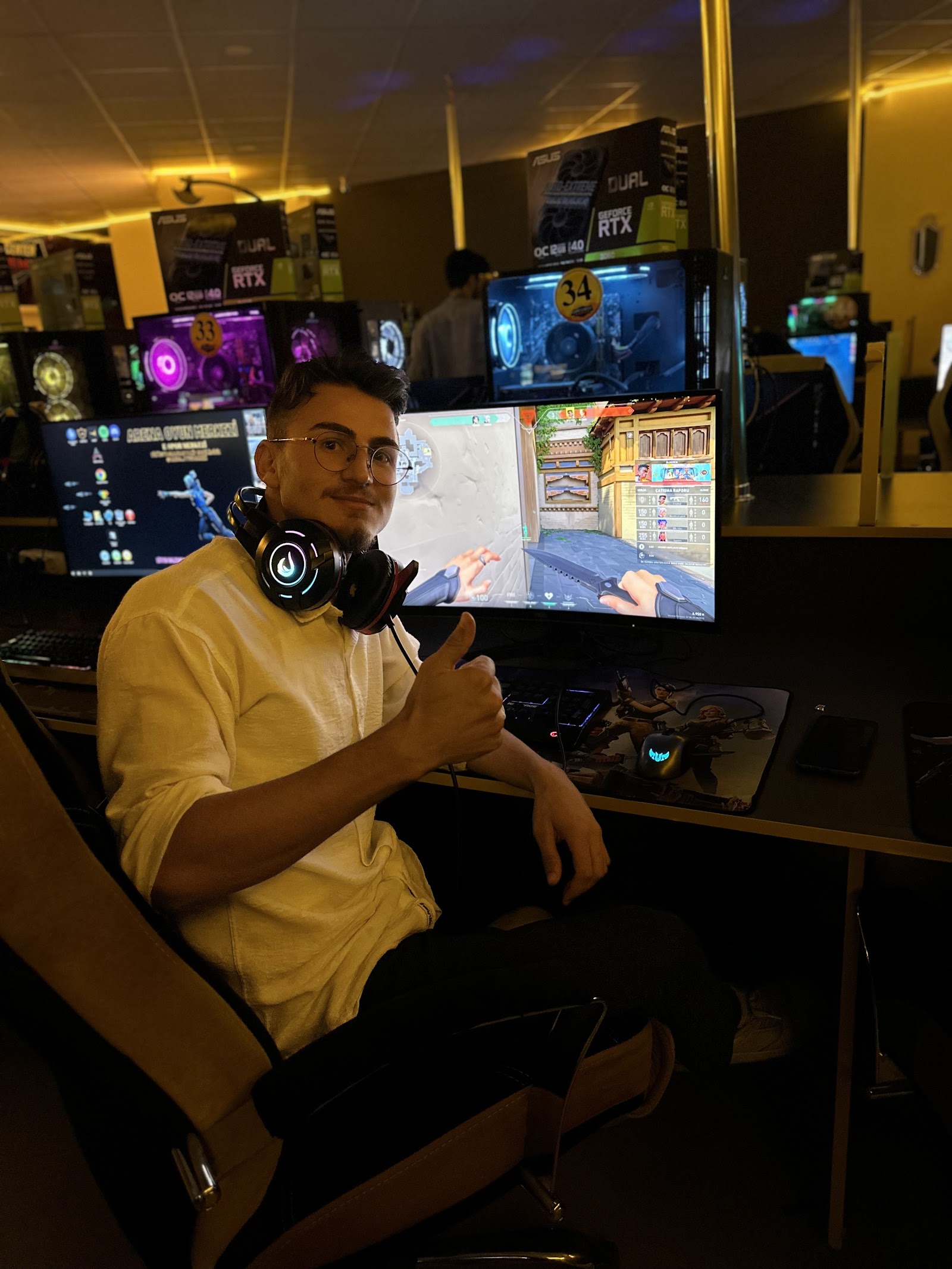 ARENA GAME CENTER İNTERNET CAFE E-SPOR MERKEZİ mekanı