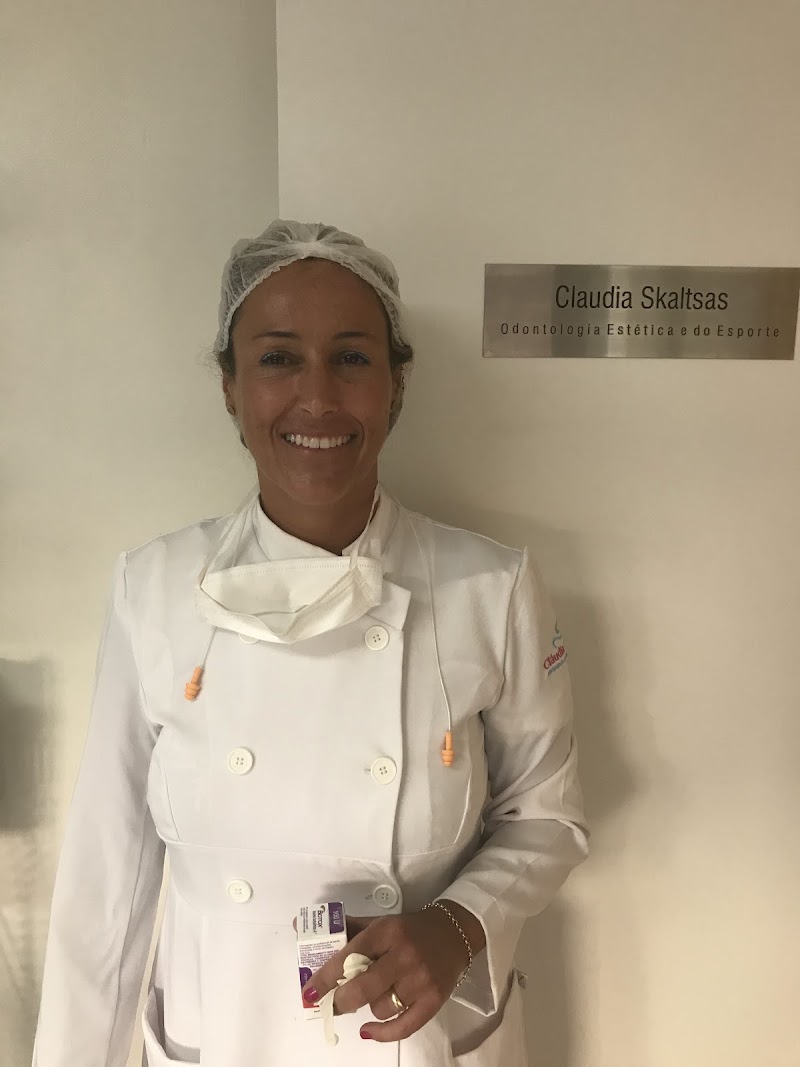 Odontologia Estética e do Esporte Dra. Claudia Pereira Lima - foto 3