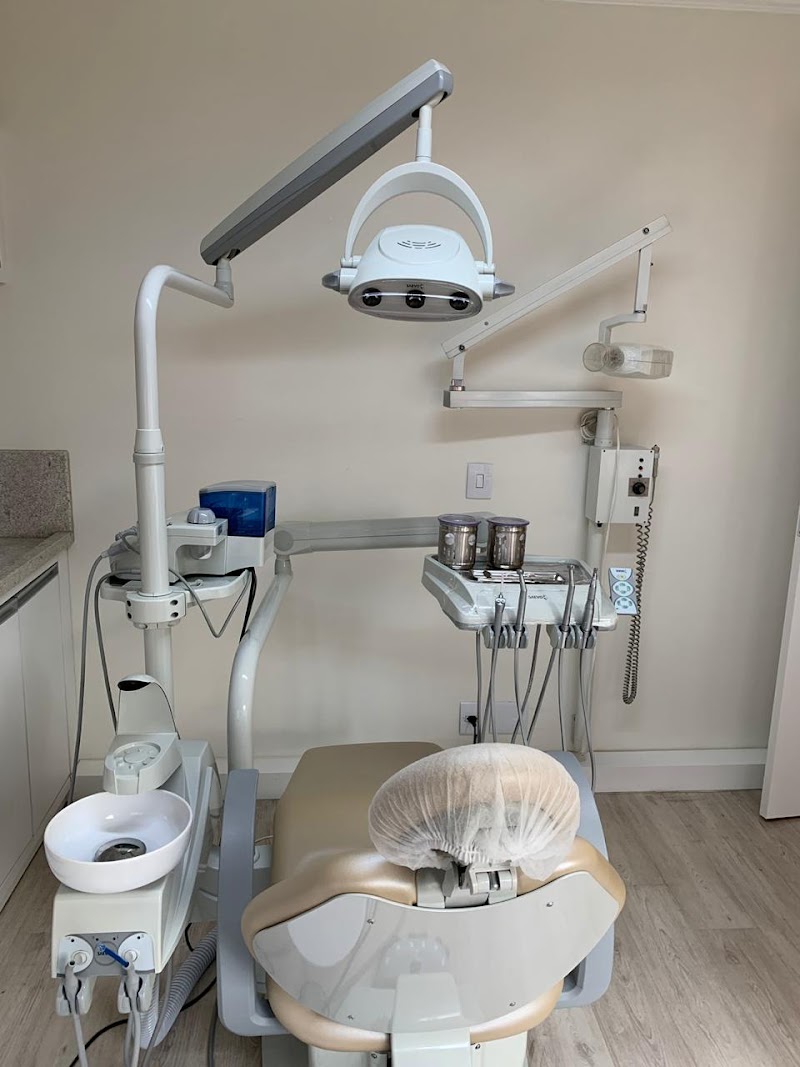 Odontologia Estética e do Esporte Dra. Claudia Pereira Lima - foto 2