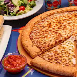 Alien Pizza Planet photo 6