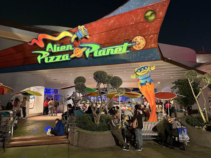 Alien Pizza Planet photo 1