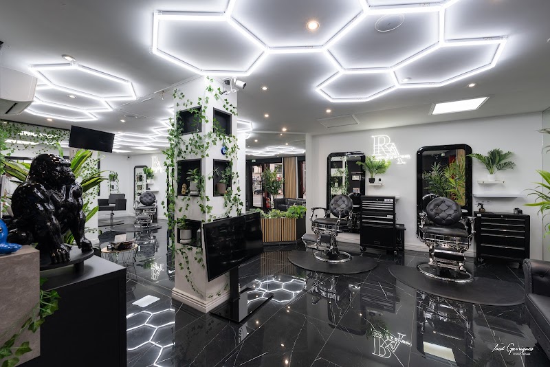 CLINIQUE BARBER — photo 1