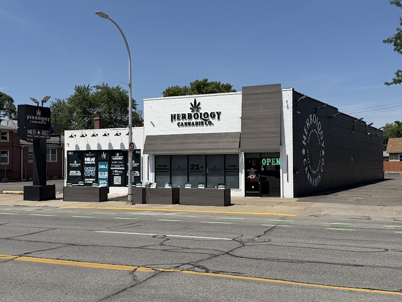 Video tour of Herbology Cannabis retail environment