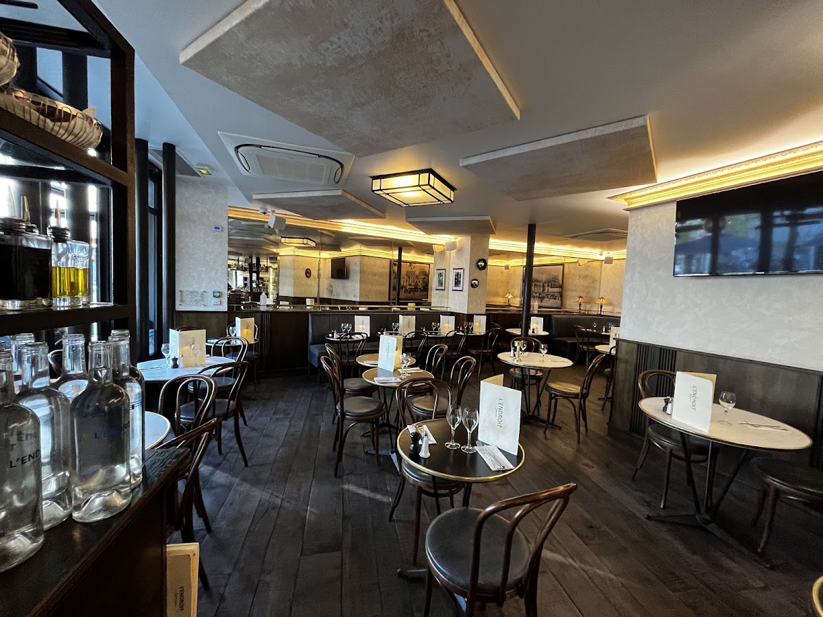 L'Endroit, vue extérieure