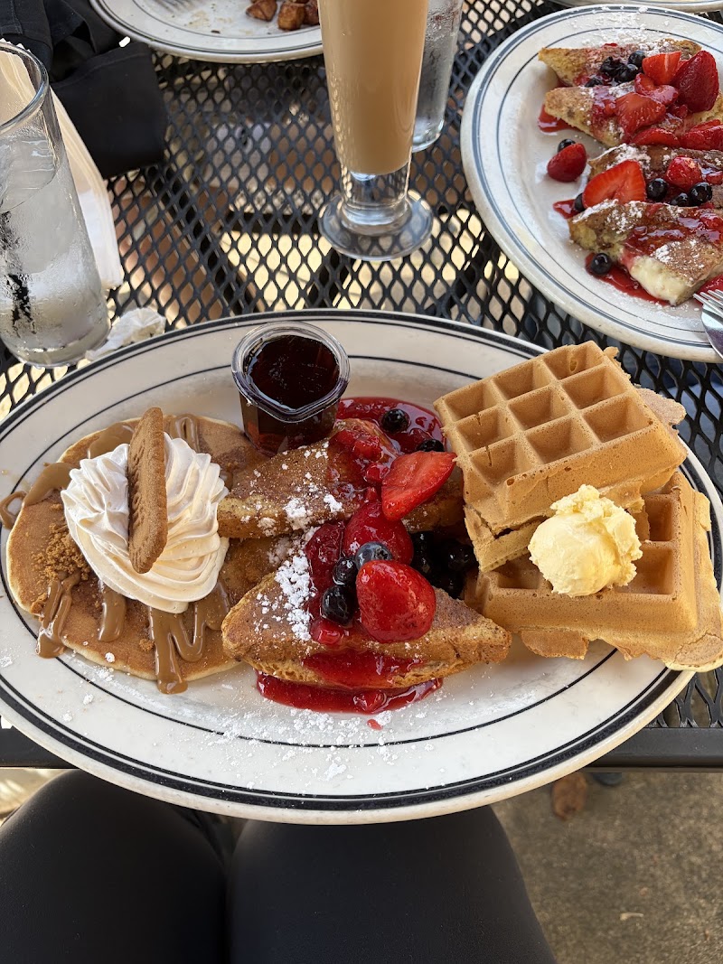 Mimi's Cafe photo 3