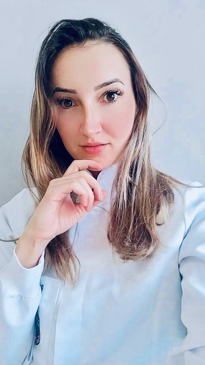 Dra. Glaucia Bertoli Odontologia -Dentista Campinas - Lente de Contato-Restauração-Prótese-Implante-Protocolo-Ortodontia