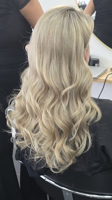 Eva's Edge Hair Studio