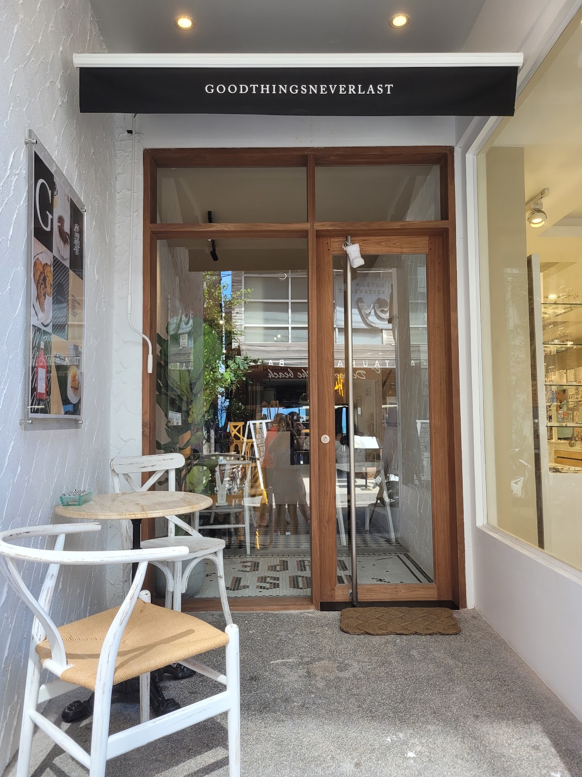 Goodthings Cafe & Hotel - Main view