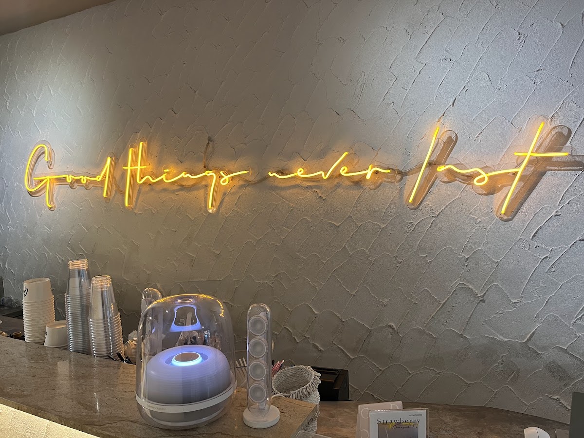 Goodthings Cafe & Hotel - Photo 5