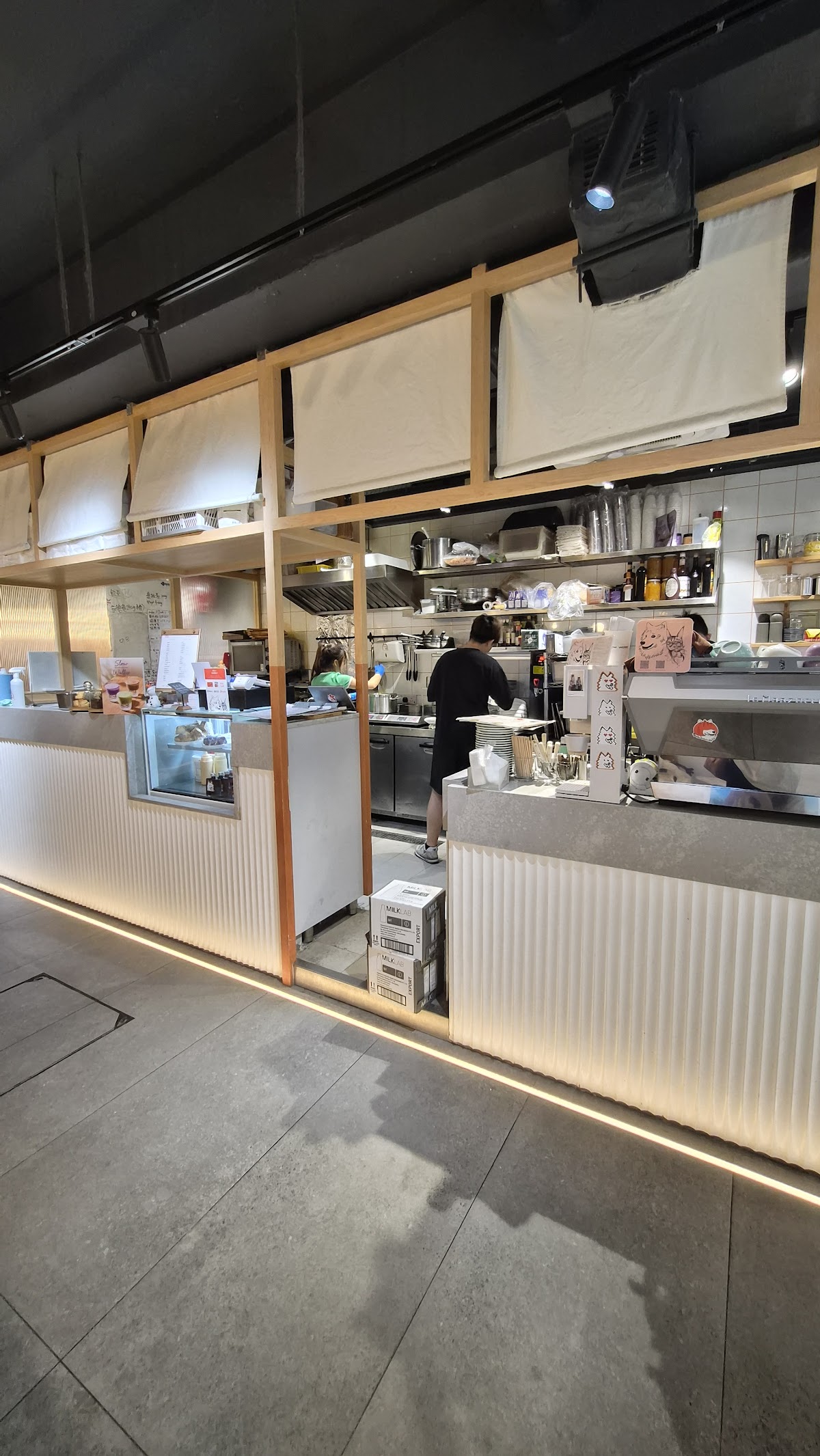 SlowWalker Cafe — photo 5