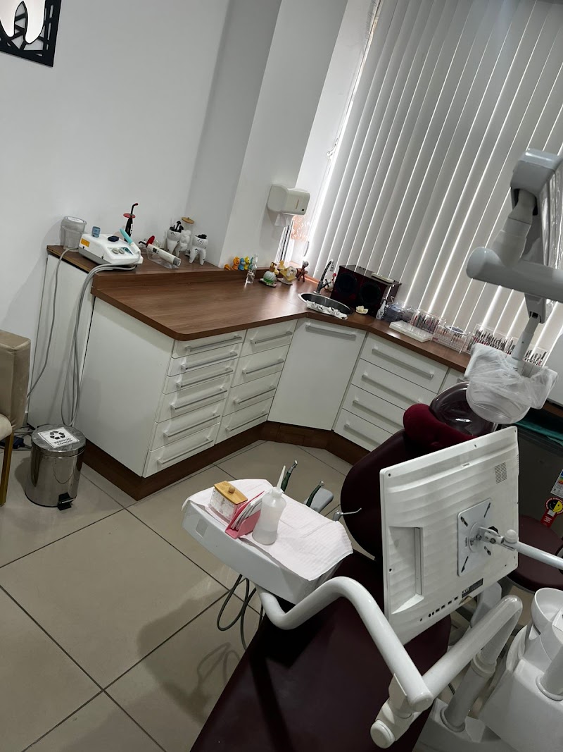 Dra MAYARA RIBEIRO - DENTISTA EM NOVA IGUAÇU- CENTRO - ESPECIALISTA; ORTODONTIA,.IMPLANTES , CLÍNICA GERAL, PRÓTESE DENTÁRIA, - foto 5