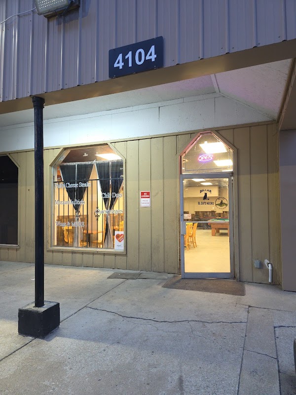 Photo by Lance Brown (LancelotScreamalot)