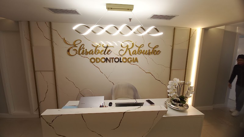 Dra Elisabete Rabuske- Sedação para Pacientes com medo, fobia e trauma, Lentes/Próteses Fixas/Implantes/Clínico - foto 2